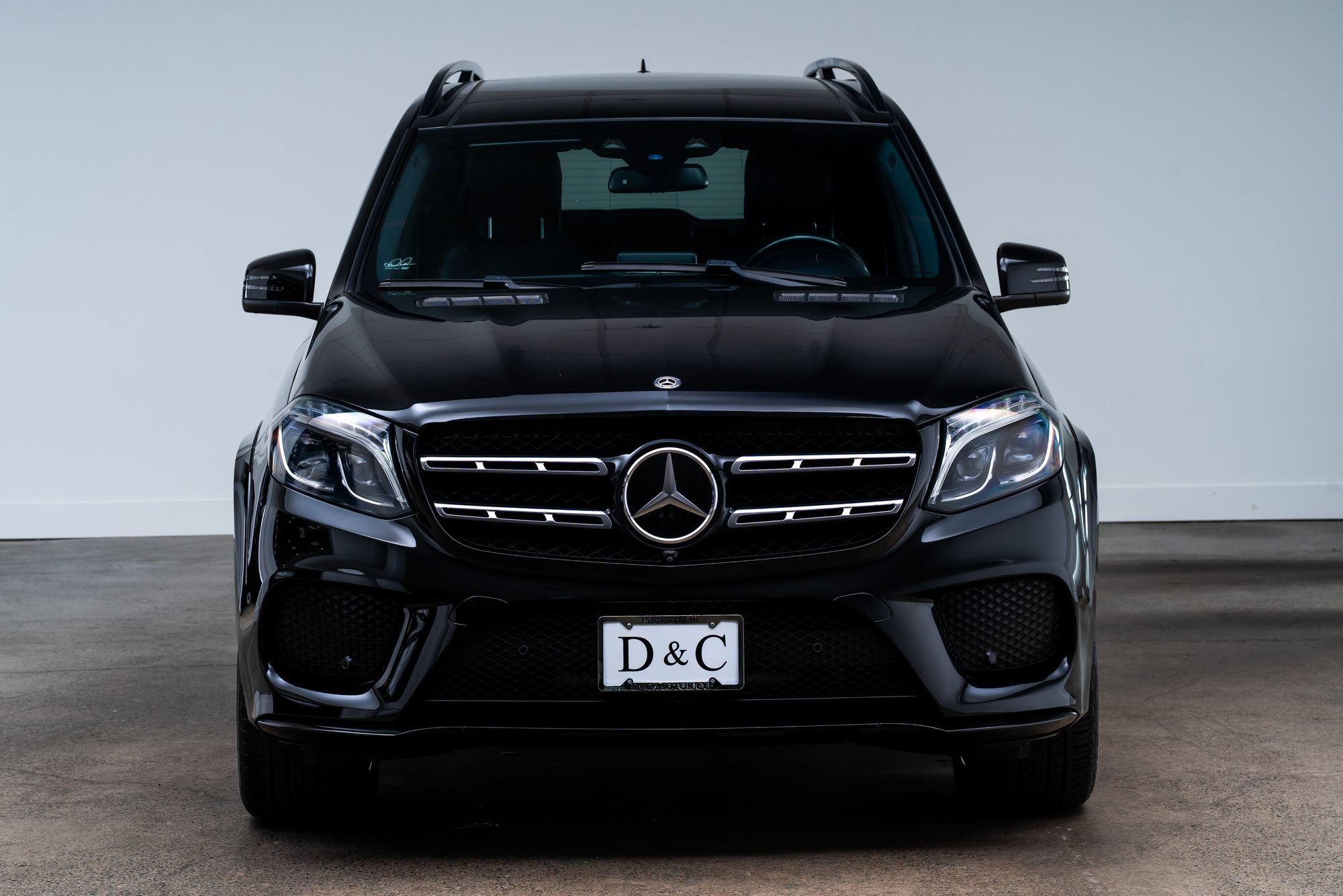 Used 2018 Mercedes-Benz GLS 550 4MATIC image 2