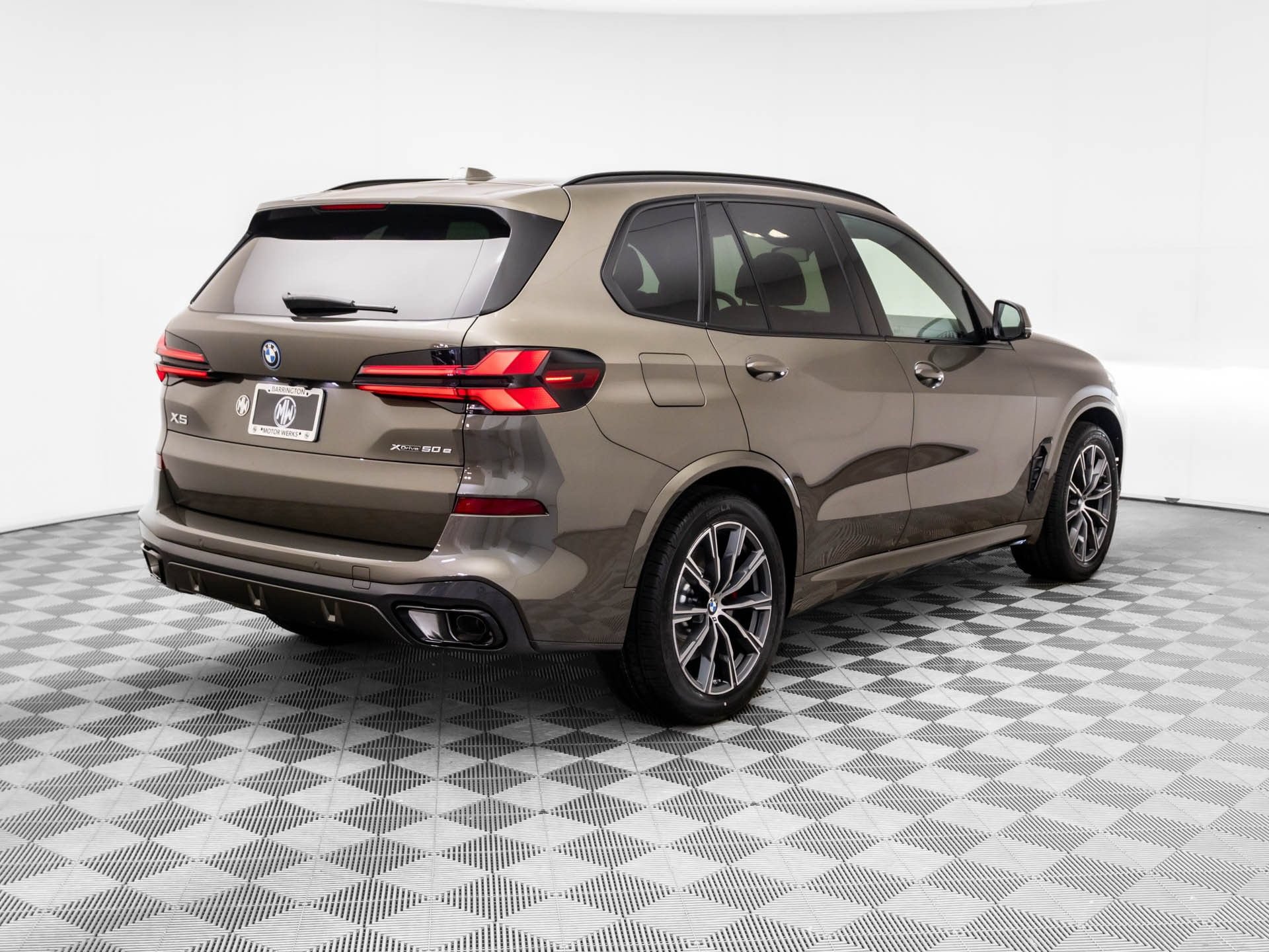 Certified 2026 BMW X5 xDrive50e w/ M Sport Package AWD/4WD image 6