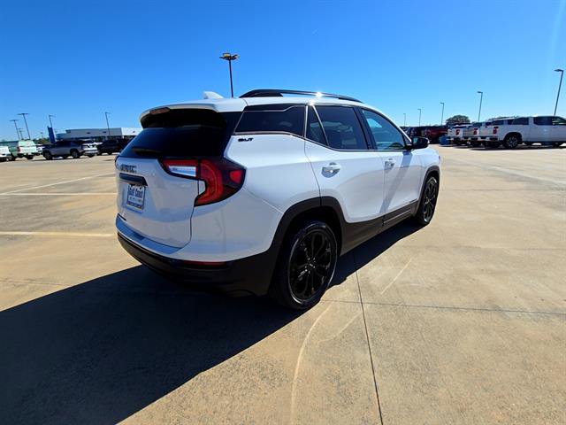 Used 2022 GMC Terrain SLT w/ Elevation Edition image 5