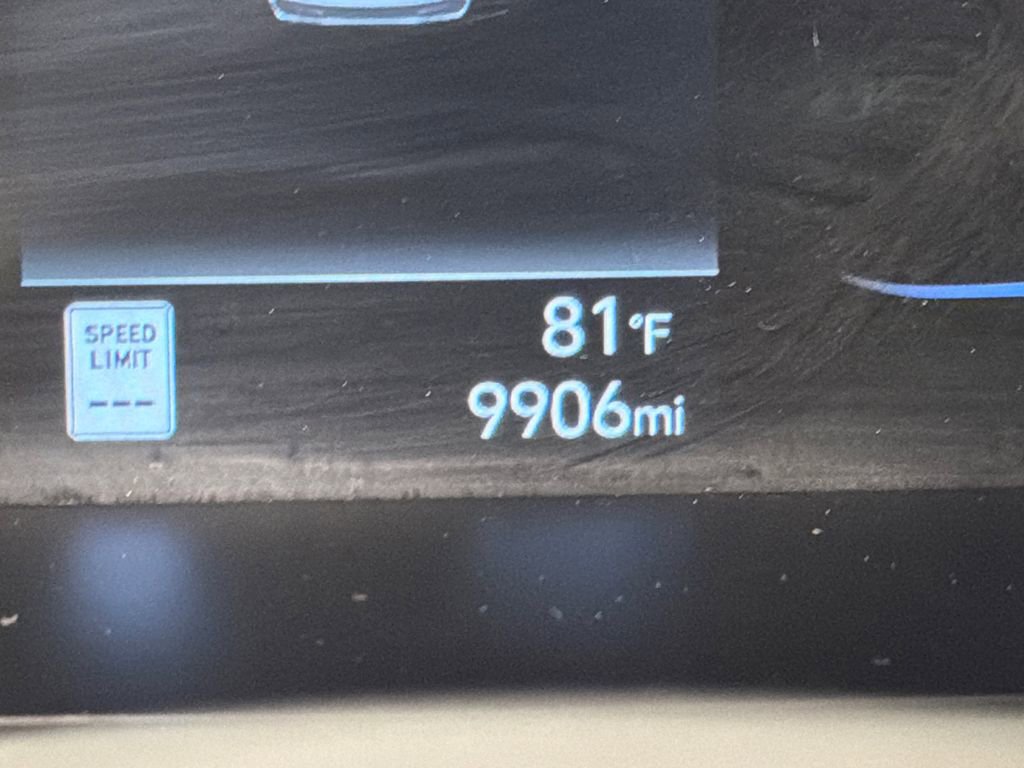 Used 2025 Hyundai Elantra Sport image 27