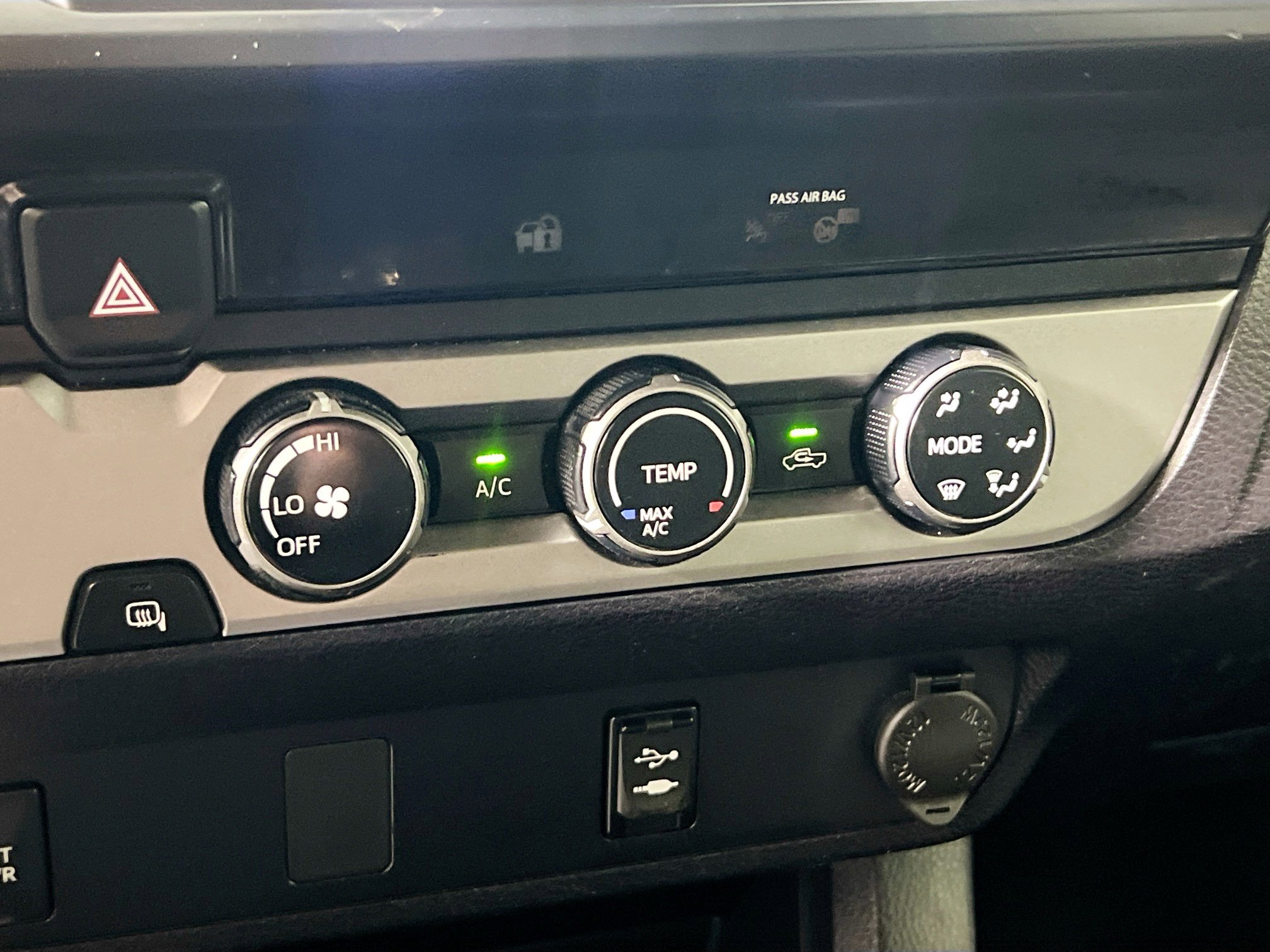 Used 2018 Toyota Tacoma SR image 25