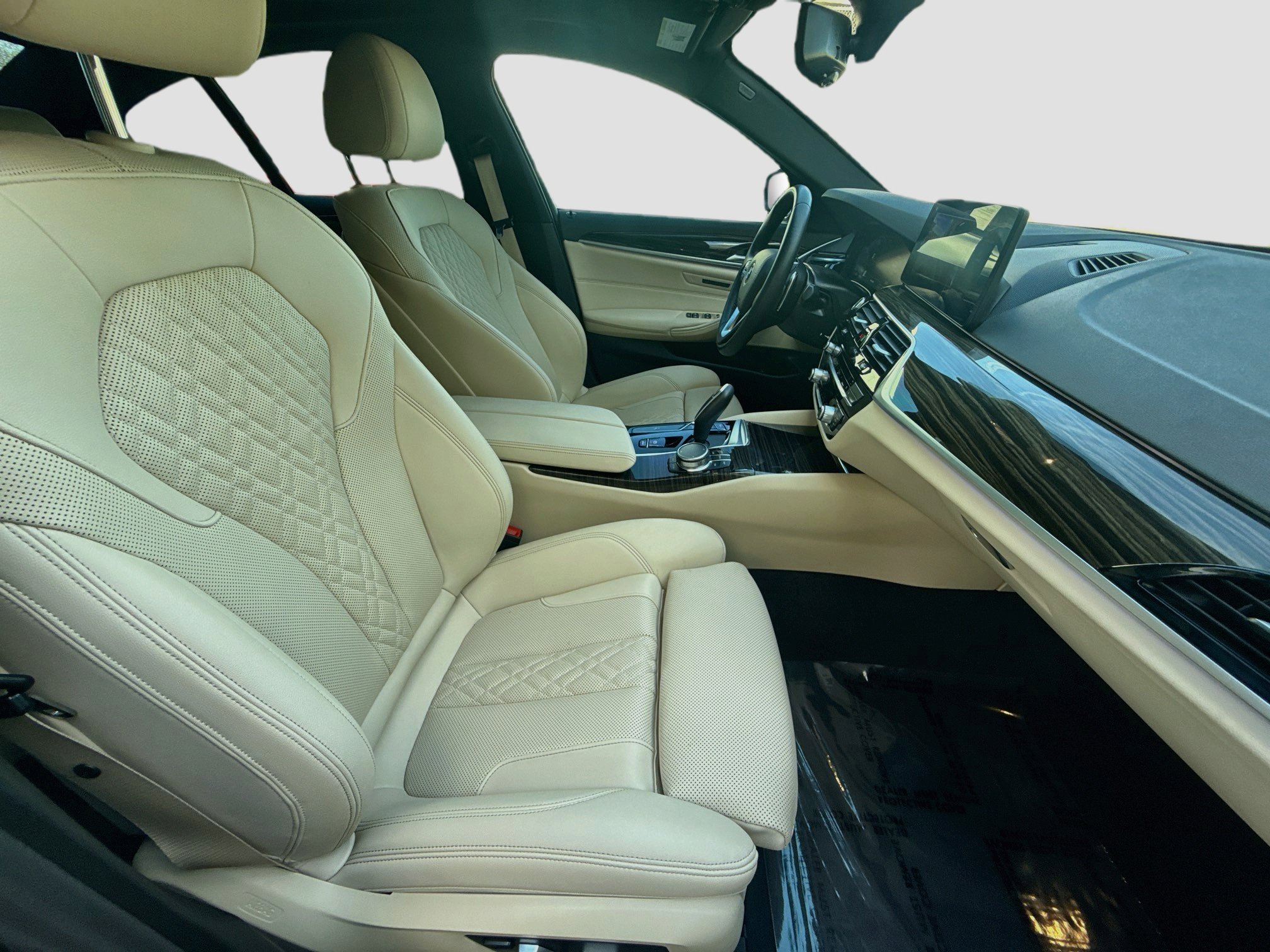 Used 2023 BMW 530i w/ Convenience Package RWD image 32