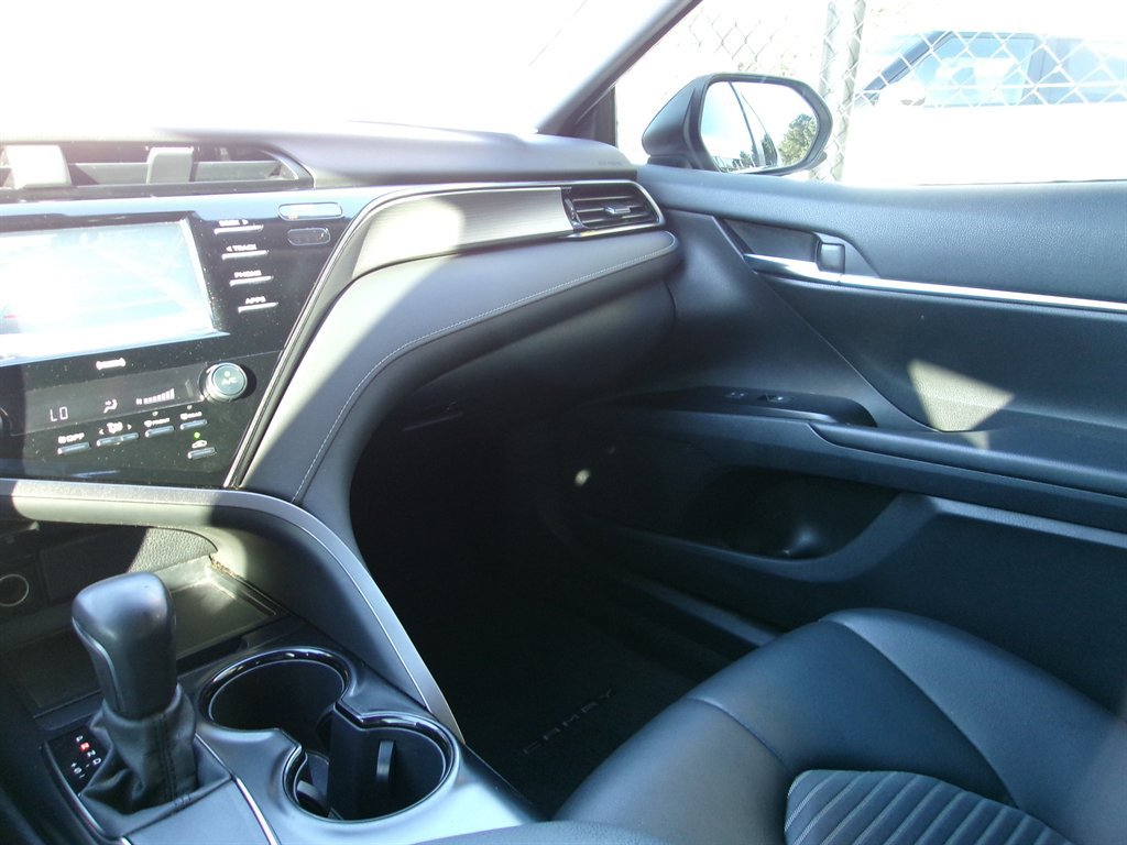 Used 2020 Toyota Camry SE image 21