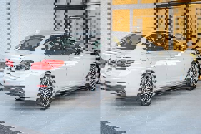 Used 2019 BMW 540i xDrive w/ M Sport Package image 9