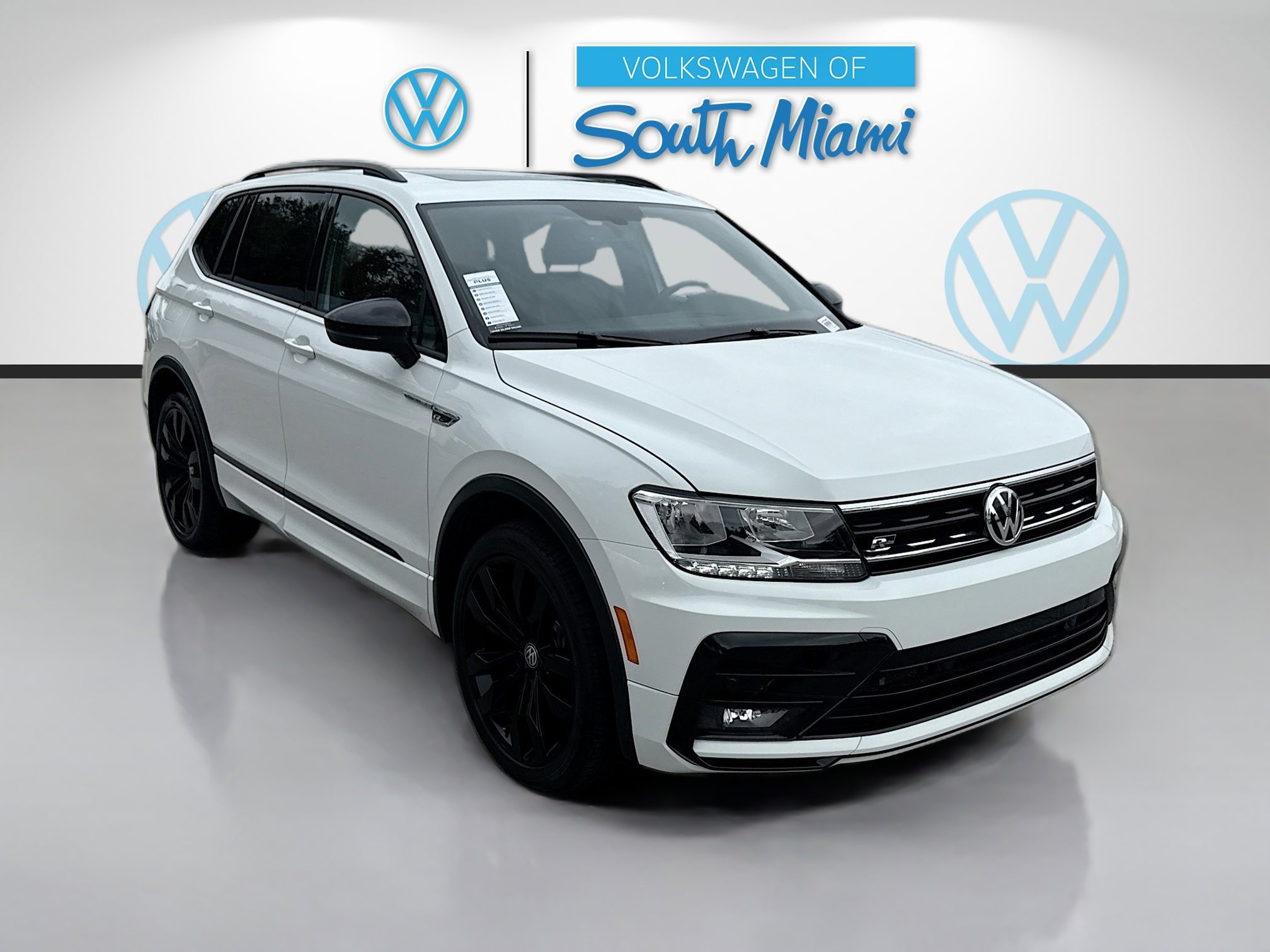 Certified 2020 Volkswagen Tiguan SE R-Line image 1