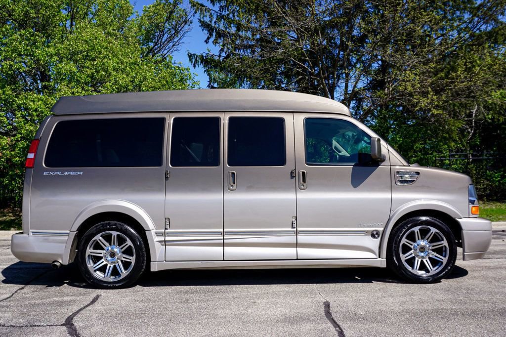 Used 2017 Chevrolet Express 2500 RWD image 21