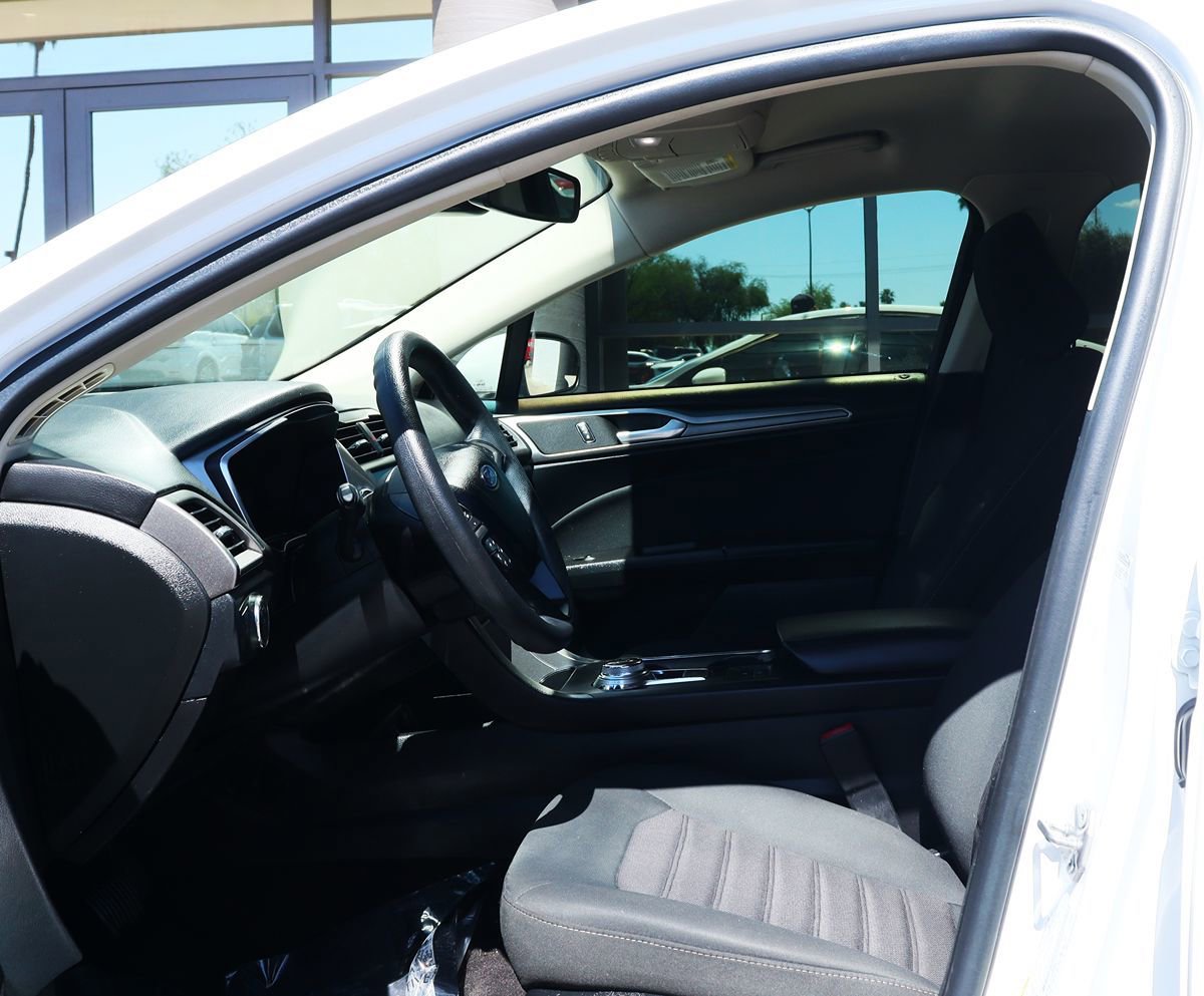 Used 2020 Ford Fusion SE image 37