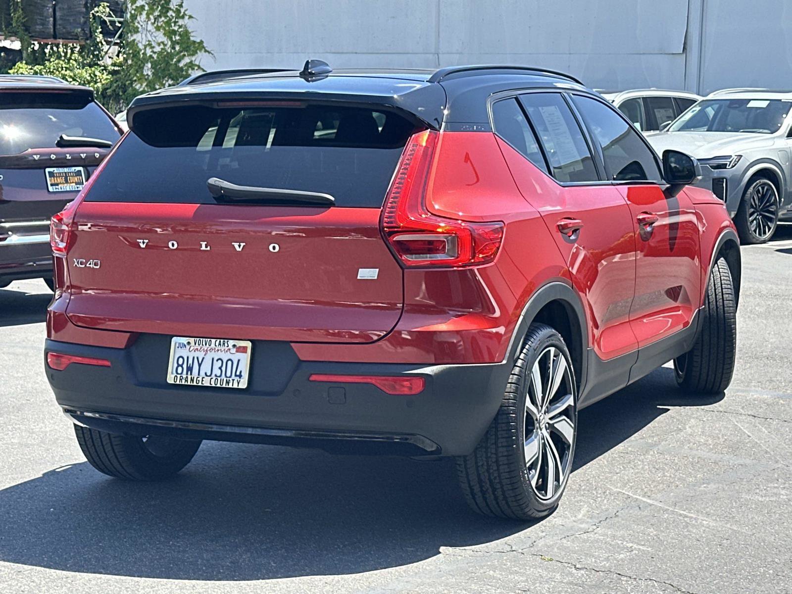 Certified 2021 Volvo XC40 P8 Recharge w/ Advanced Package image 4