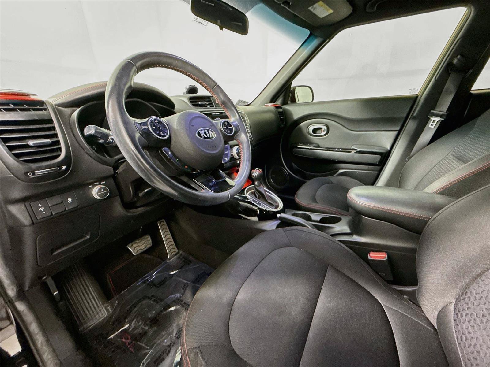 Used 2015 Kia Soul + FWD image 9