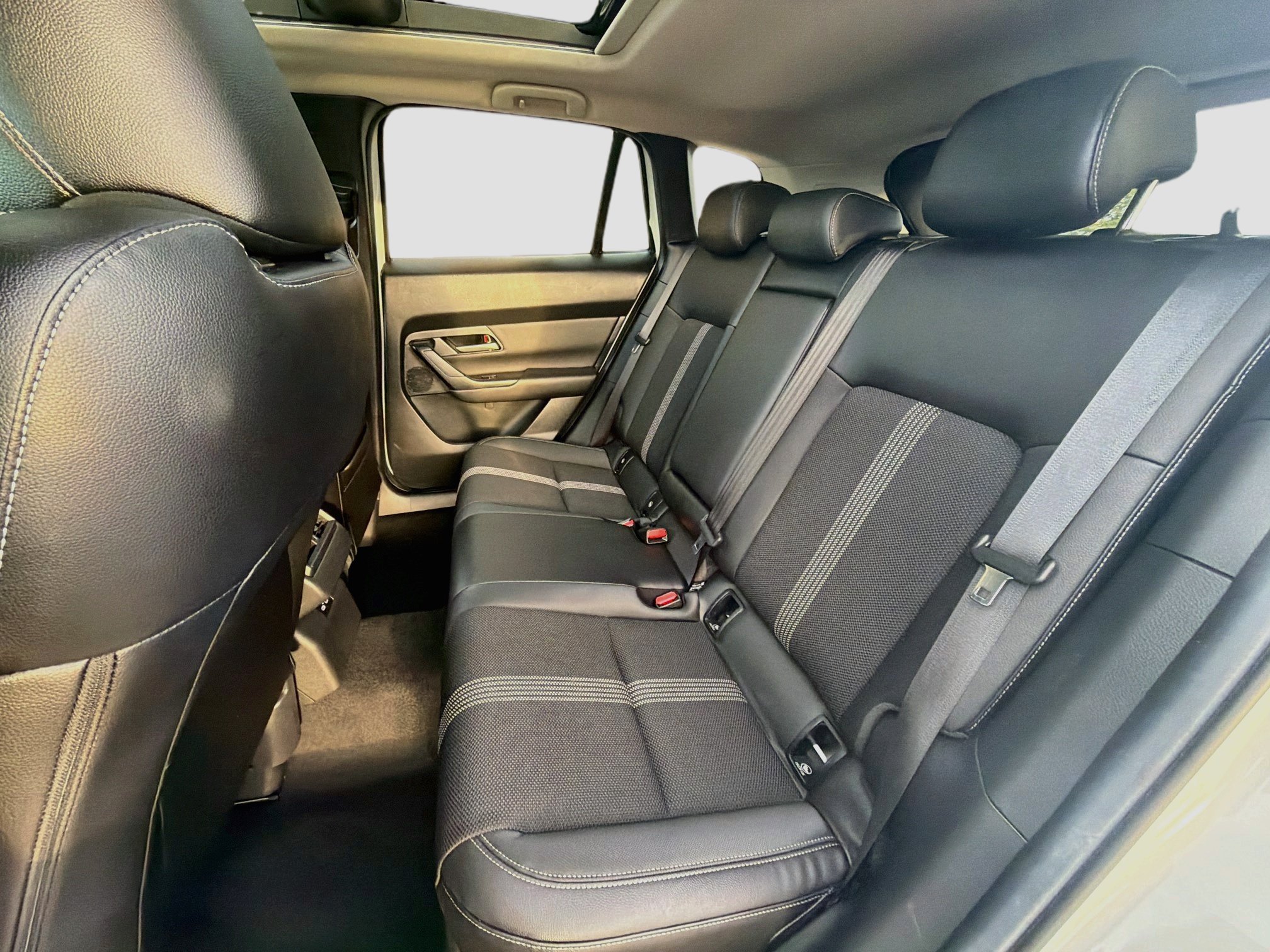 Used 2025 MAZDA CX-50 AWD 2.5 S w/ Premium Package image 30
