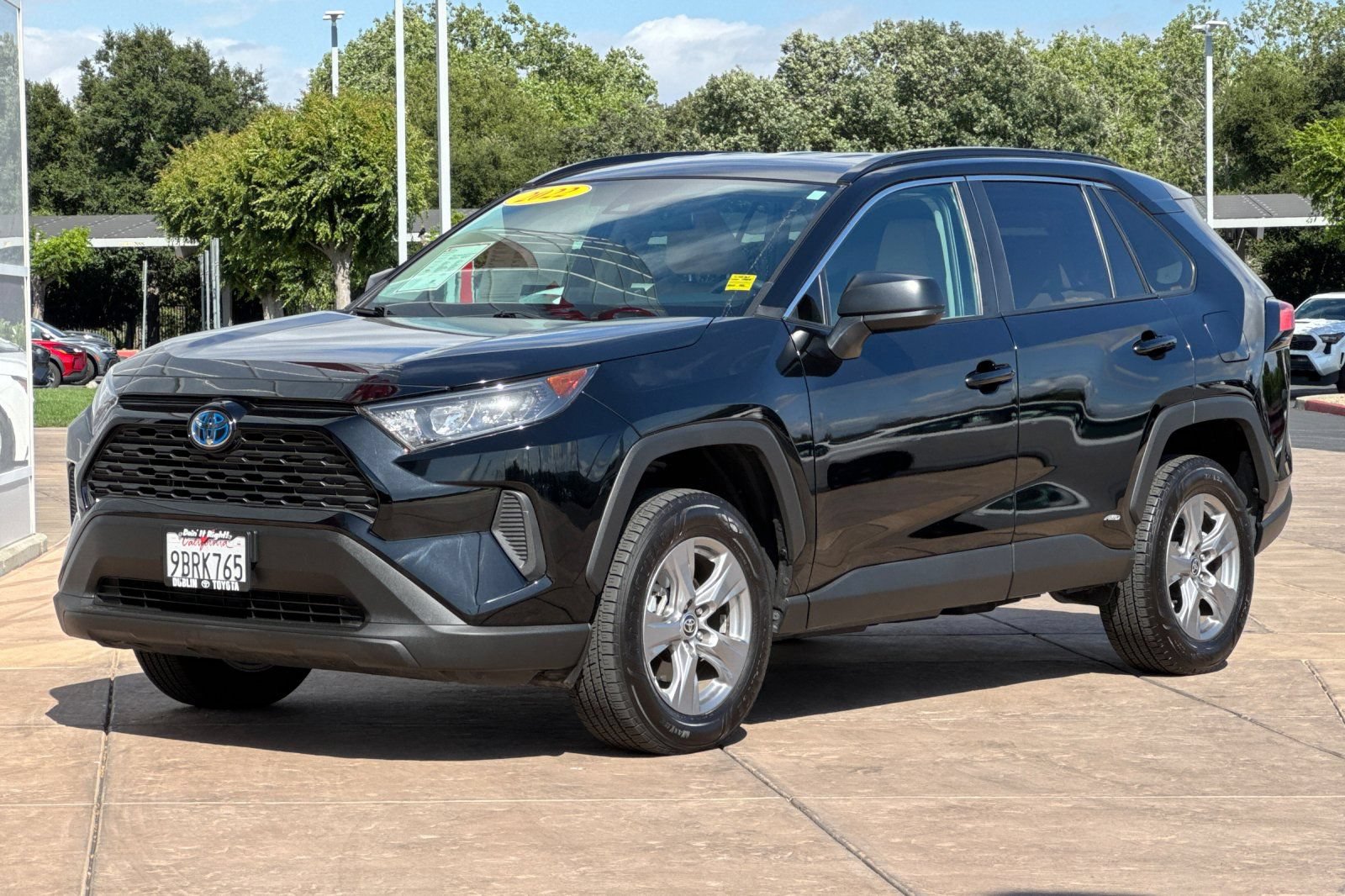 Certified 2022 Toyota RAV4 LE AWD/4WD image 10