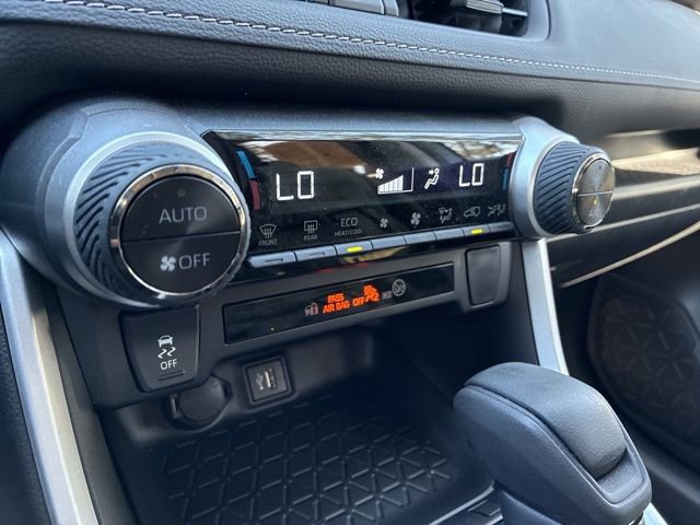 Used 2024 Toyota RAV4 XLE w/ Convenience Package image 32