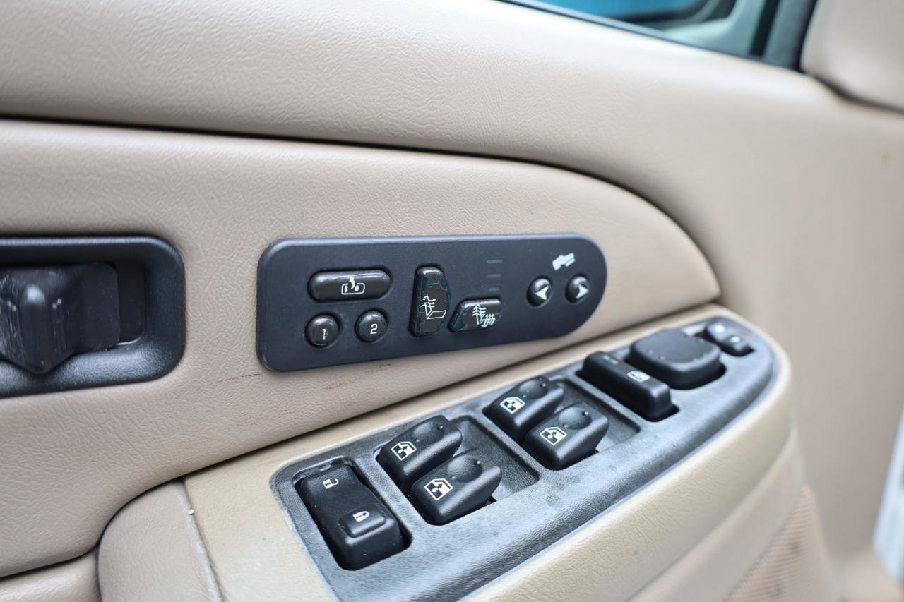 Used 2004 Chevrolet Suburban LT w/ Preferred Equipment Group image 5