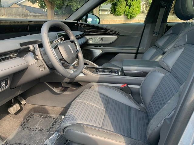 New 2025 Lincoln Nautilus Reserve image 13