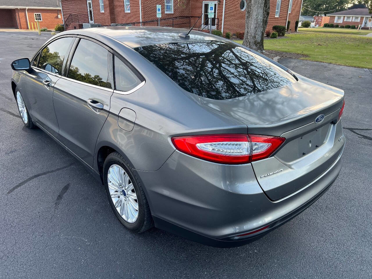 Used 2014 Ford Fusion S image 4