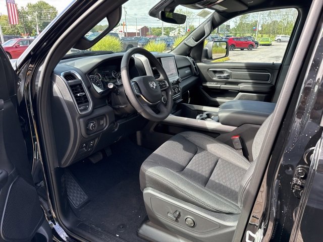 New 2026 RAM 1500 4x4 Crew Cab image 18