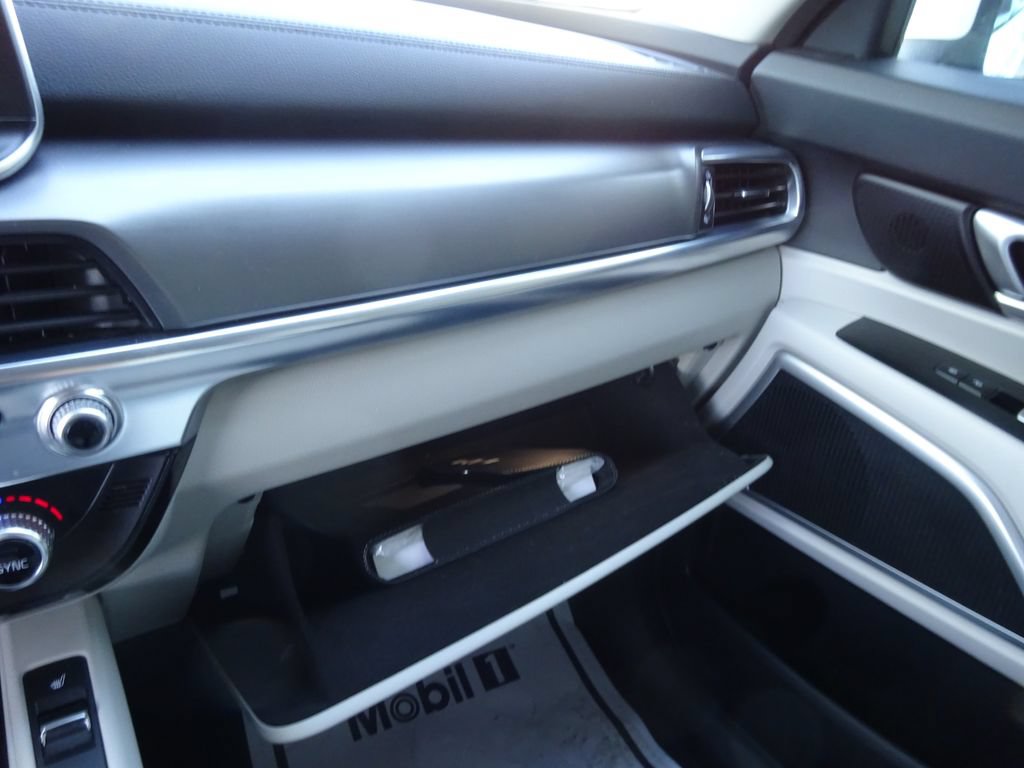 Used 2022 Kia Telluride S FWD image 29