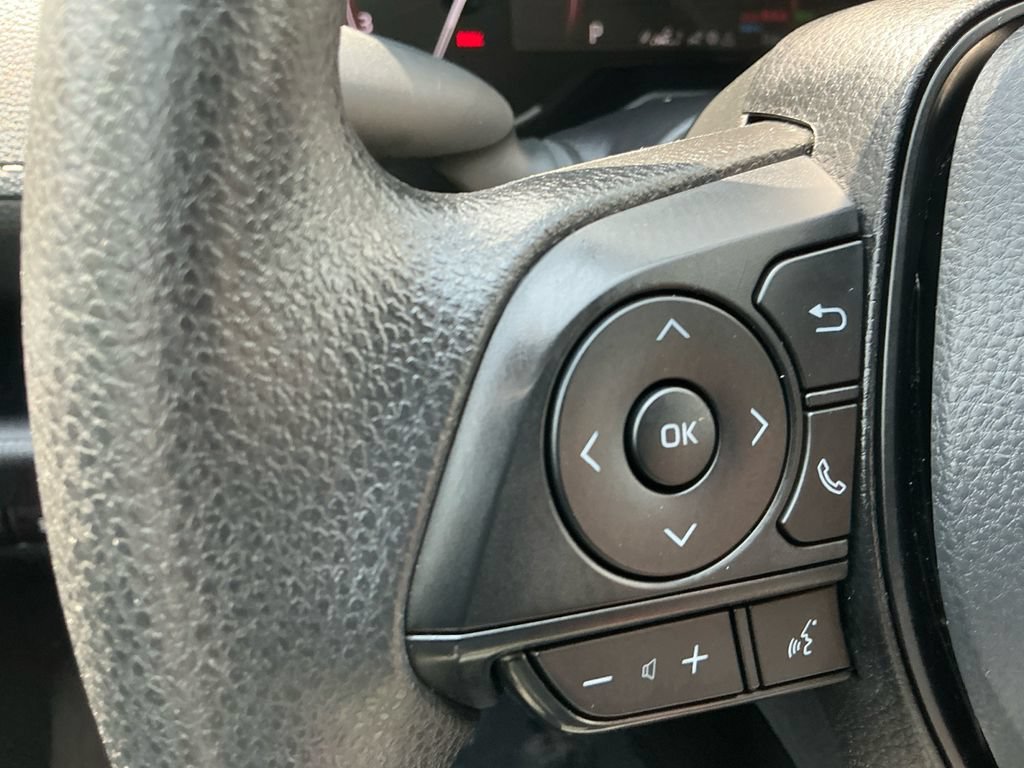 Used 2025 Toyota RAV4 XLE AWD/4WD image 21