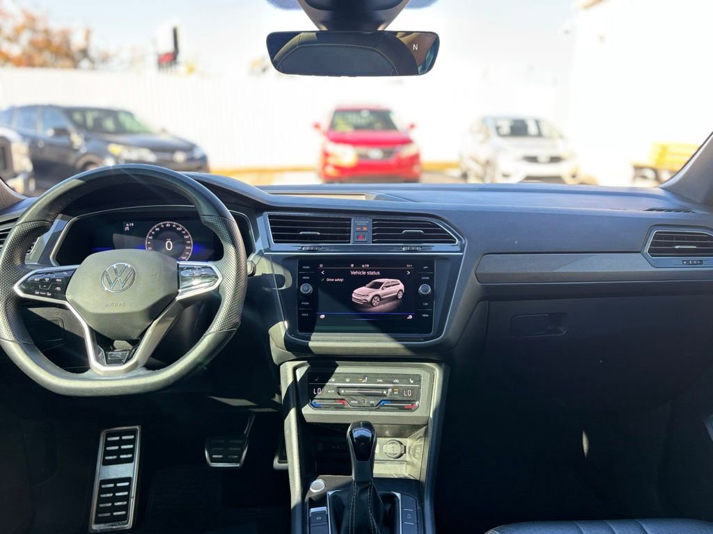 Used 2022 Volkswagen Tiguan SE R-Line image 26