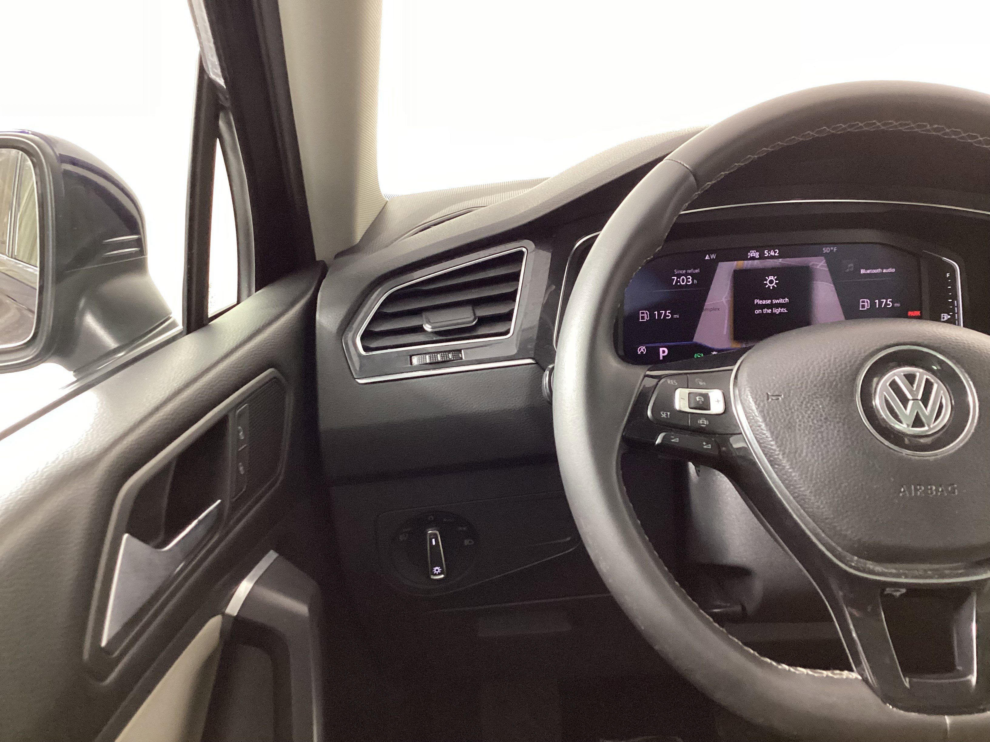 Used 2021 Volkswagen Tiguan SEL image 24