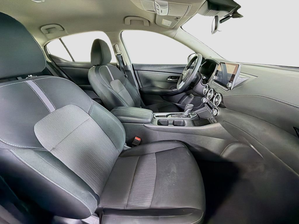 Used 2025 Nissan Sentra SV FWD image 29
