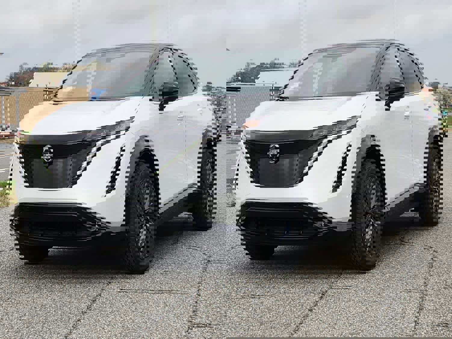 New 2025 Nissan Ariya Platinum image 1