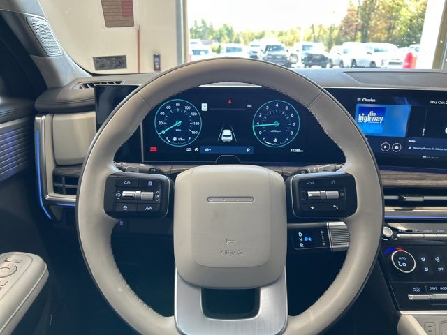 Used 2025 Hyundai Santa Fe Calligraphy image 11