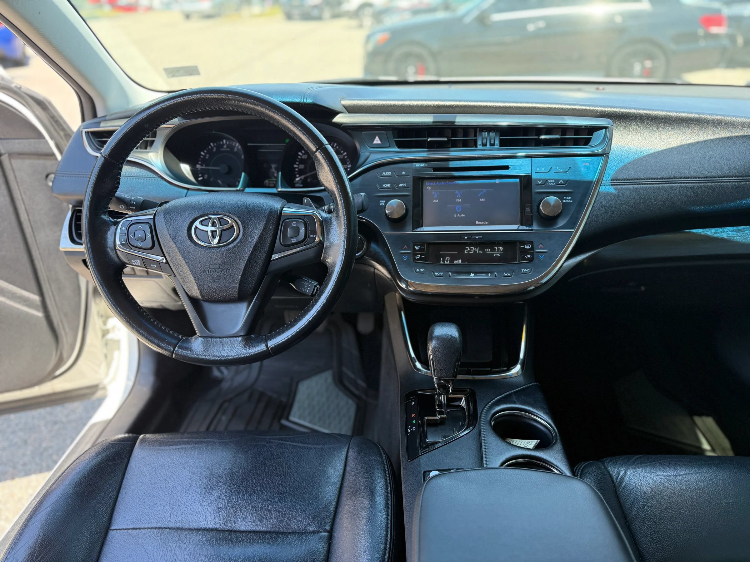 Used 2016 Toyota Avalon XLE Premium FWD image 17