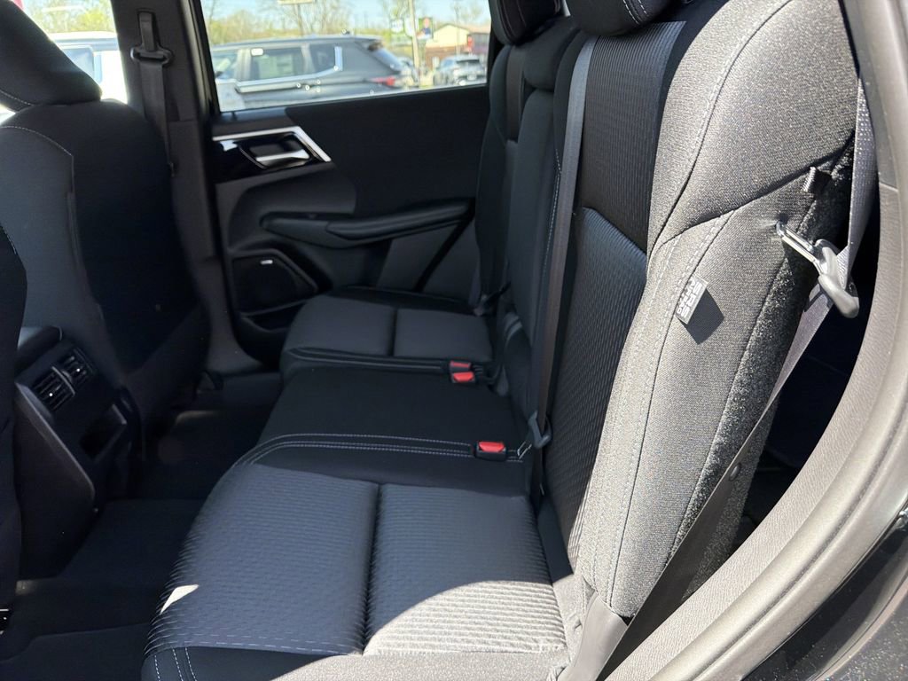 New 2026 Mitsubishi Outlander ES AWD/4WD image 13