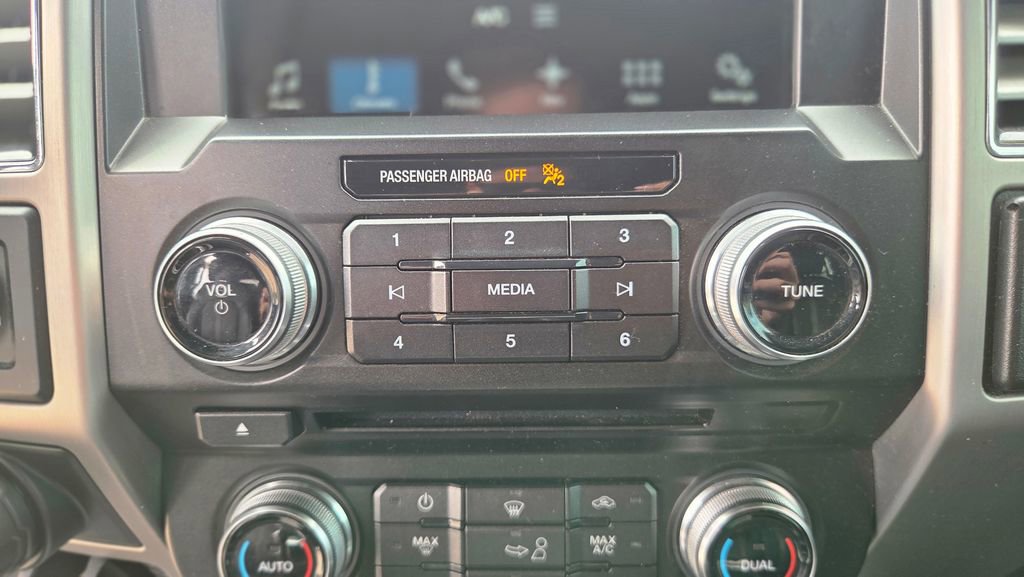 Used 2018 Ford F150 Platinum w/ Technology Package AWD/4WD image 23