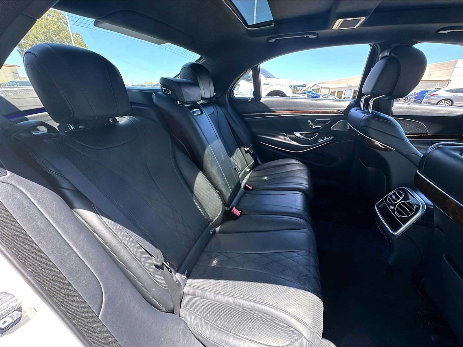 Used 2018 Mercedes-Benz S 560 Sedan image 29