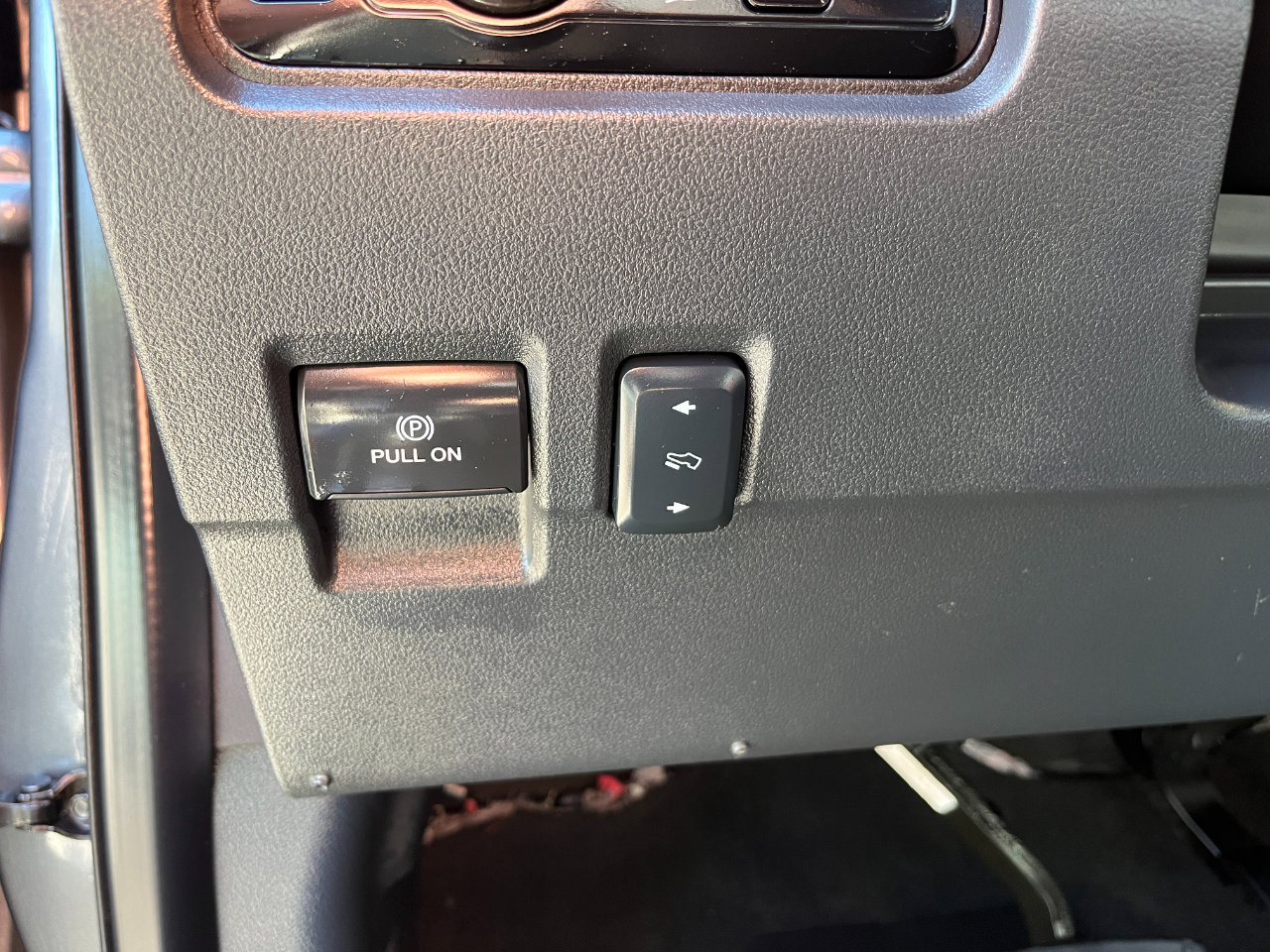 Used 2024 Ford F350 Platinum image 14