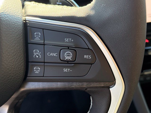New 2026 Jeep Grand Cherokee Limited w/ Limited Altitude Package AWD/4WD image 19