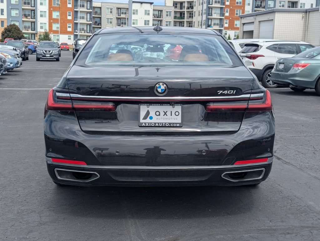 Used 2022 BMW 740i w/ Premium Package RWD image 6