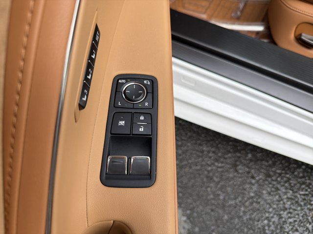 Used 2023 Lexus LC 500 Coupe w/ Sport Package RWD image 11