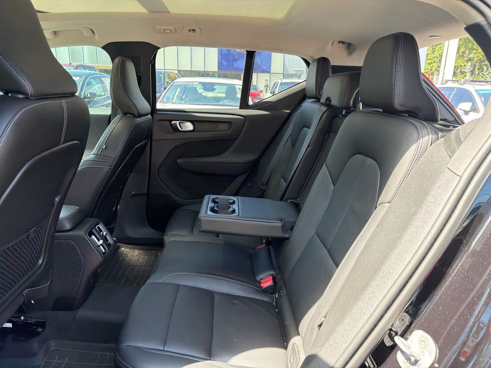 Certified 2024 Volvo XC40 B5 Core w/ Protection Package Premier AWD/4WD image 59