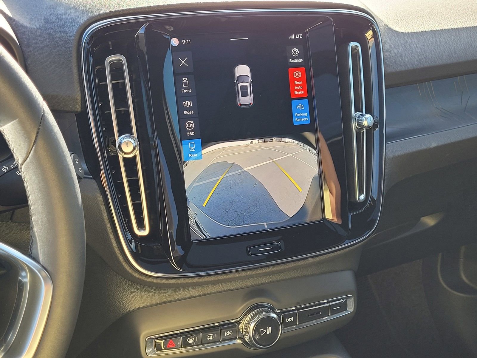 Certified 2023 Volvo XC40 Recharge Ultimate image 25