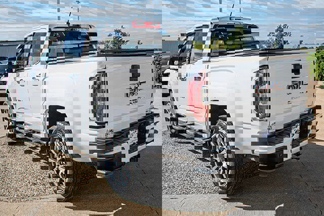 Used 2022 GMC Canyon Denali image 3