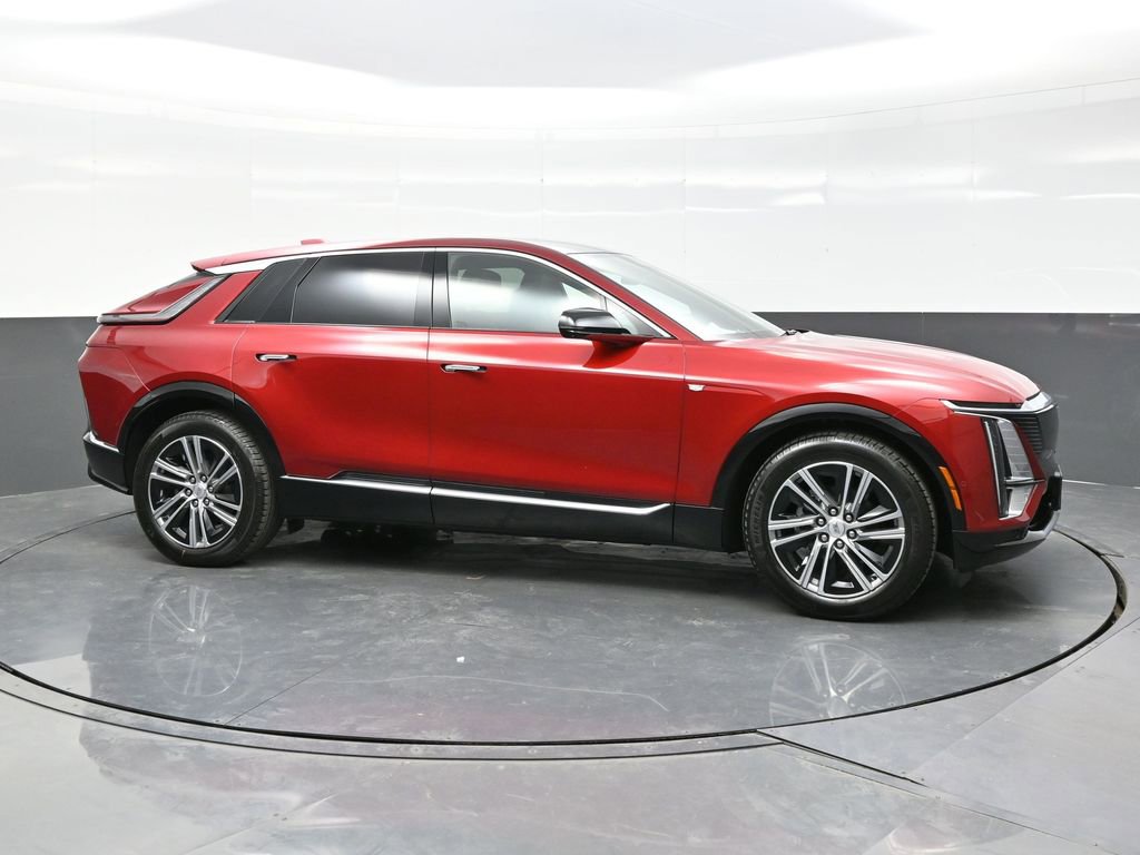 New 2026 Cadillac Lyriq Luxury image 8