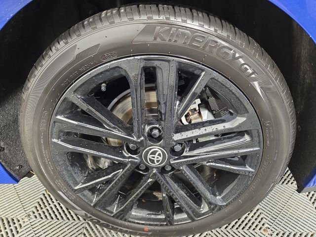 Used 2025 Toyota Camry SE image 11