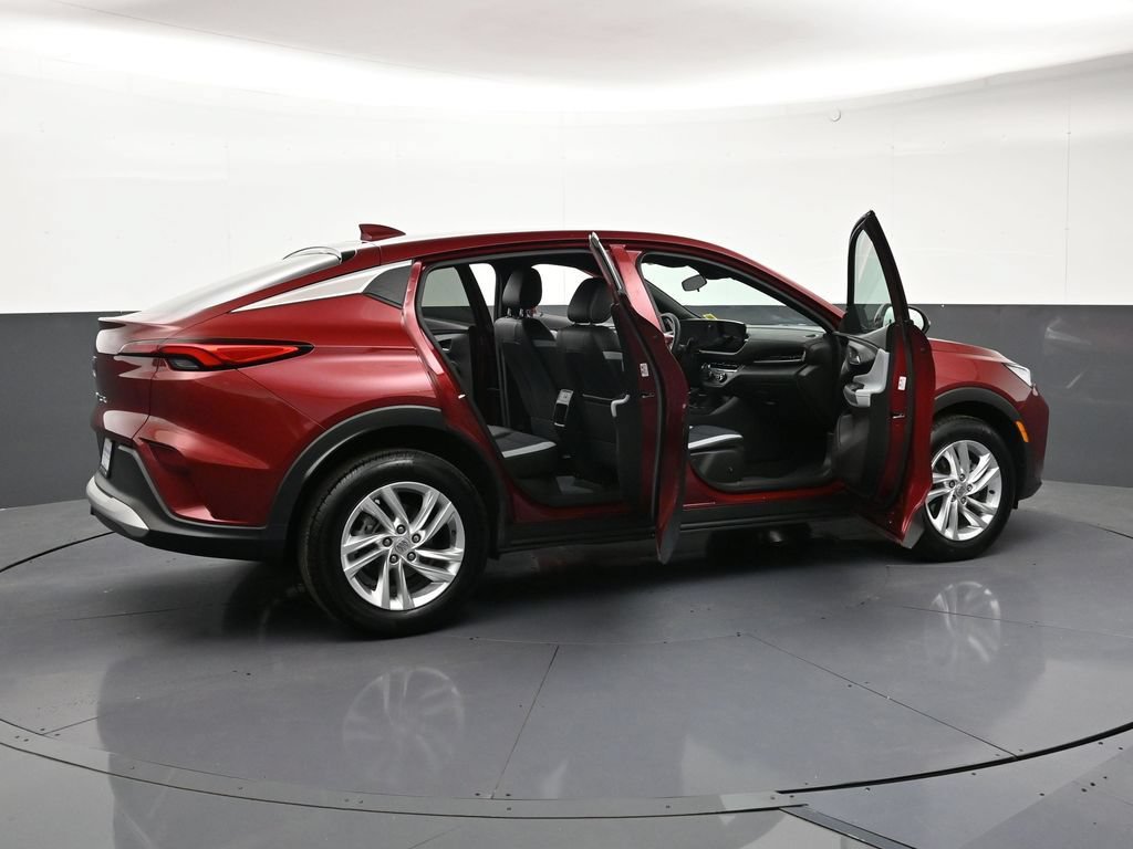 Certified 2024 Buick Envista Preferred w/ Advanced Safety Package FWD image 32