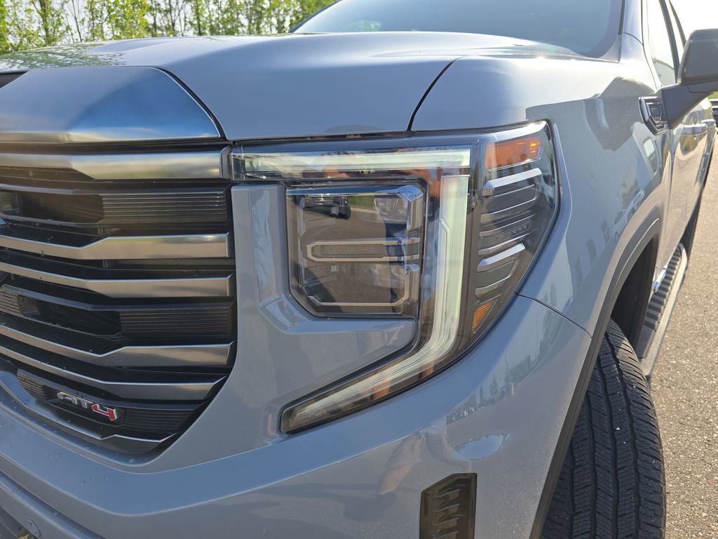 Used 2024 GMC Sierra 1500 AT4 w/ Technology Package AWD/4WD image 34