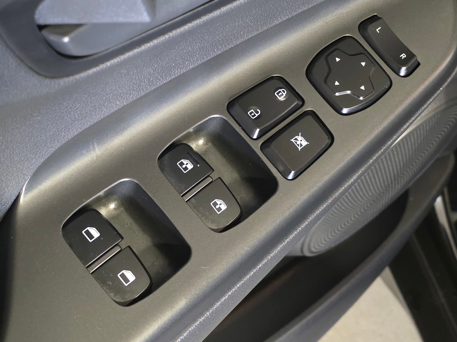 Certified 2021 Hyundai Kona SEL w/ Cargo Package image 21