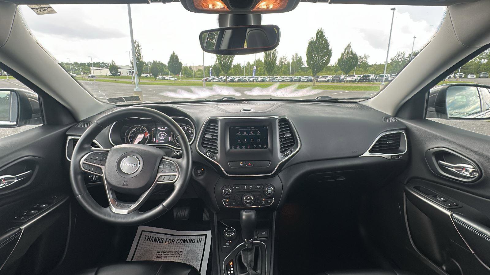 Used 2019 Jeep Cherokee Latitude Plus w/ Comfort/Convenience Group image 27