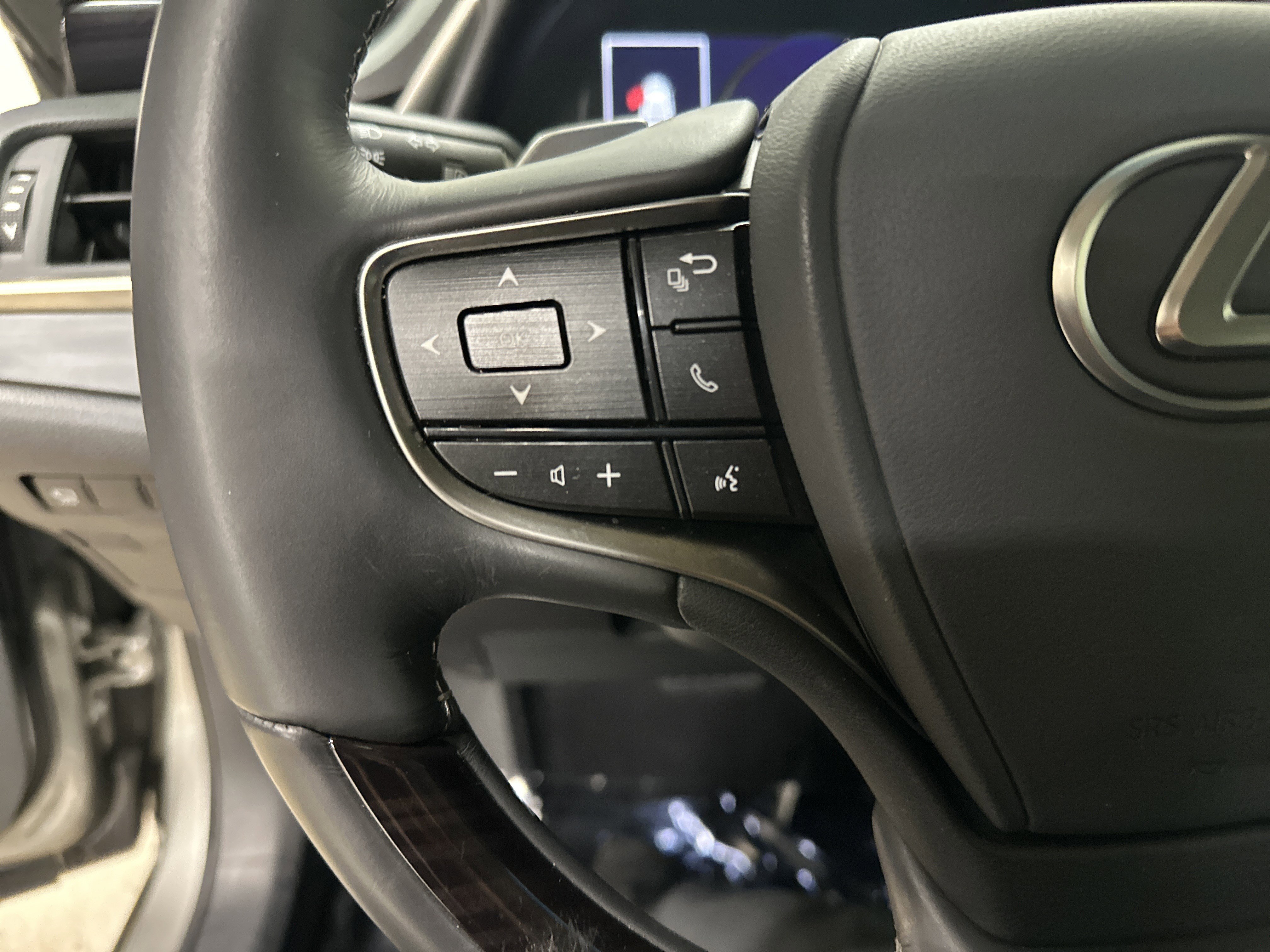 Used 2020 Lexus ES 350 w/ Accessory Package FWD image 19