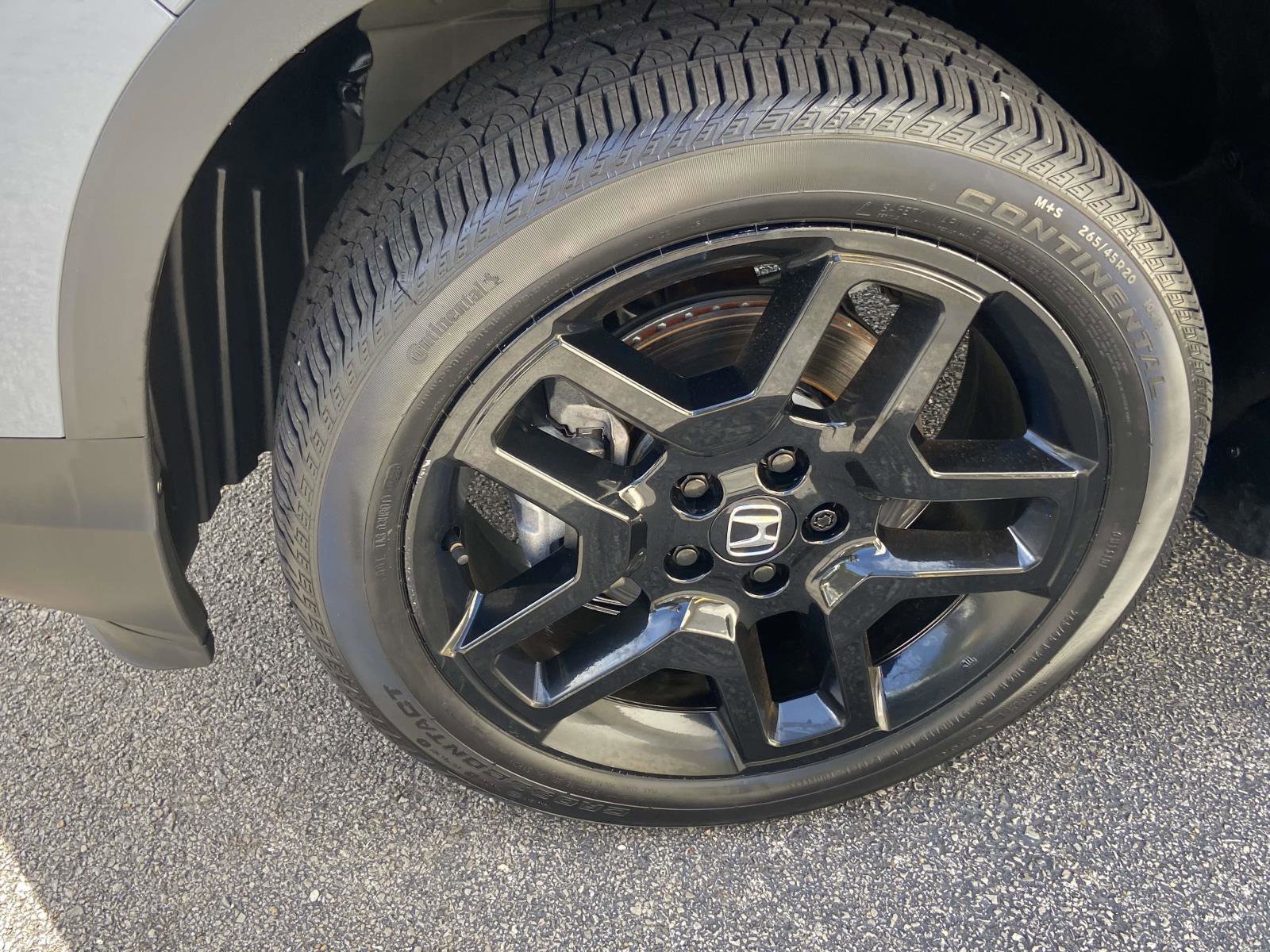 Certified 2024 Honda Passport Black Edition image 5