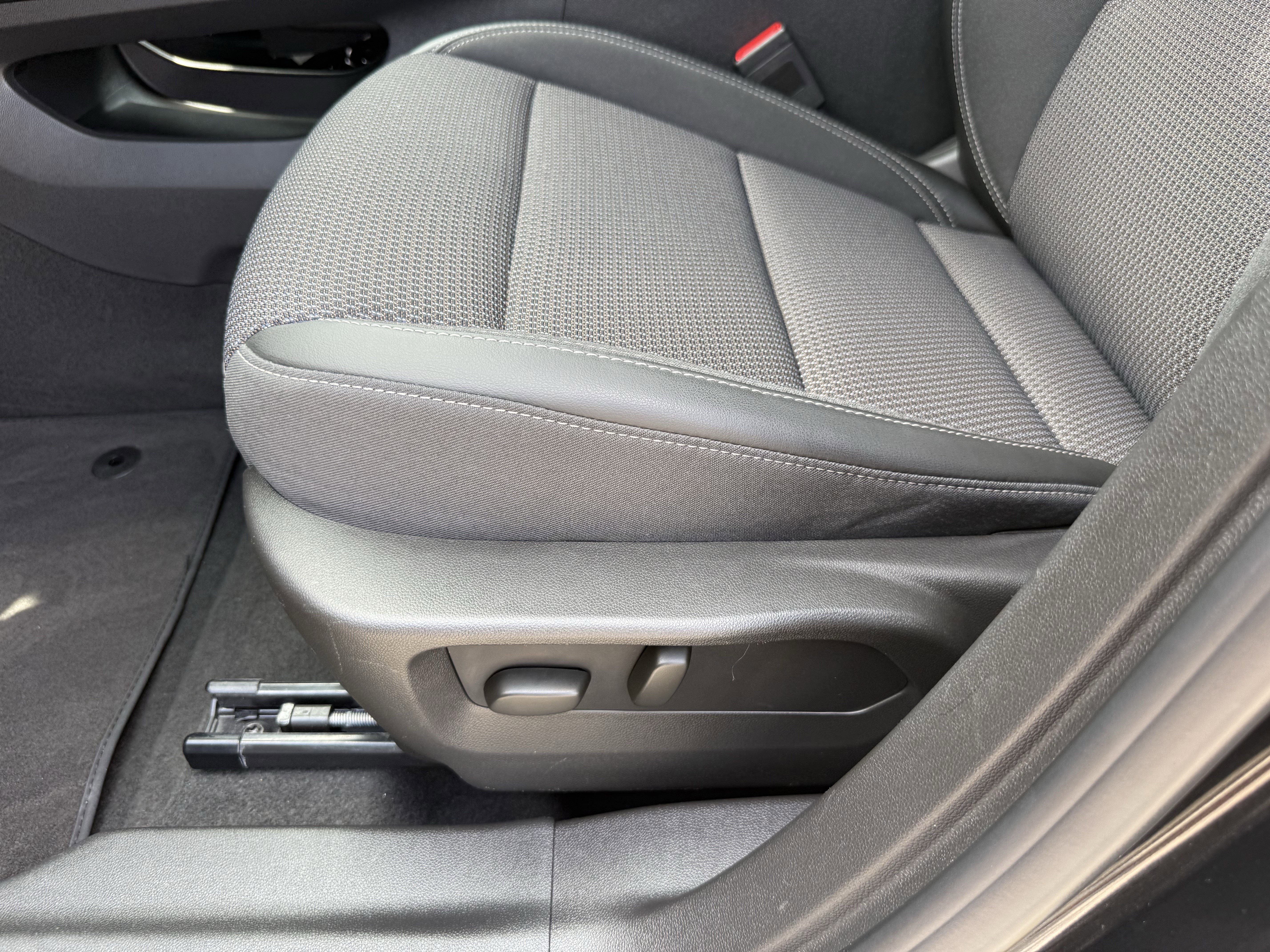 Used 2023 Buick Envision Preferred w/ Sport Touring Package AWD/4WD image 30