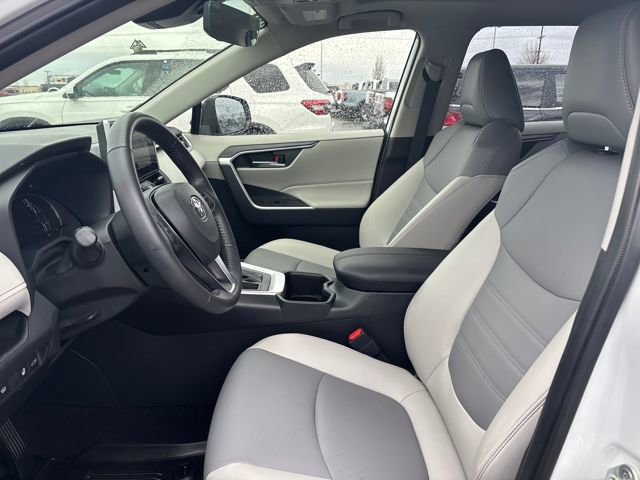Used 2023 Toyota RAV4 XLE Premium image 9