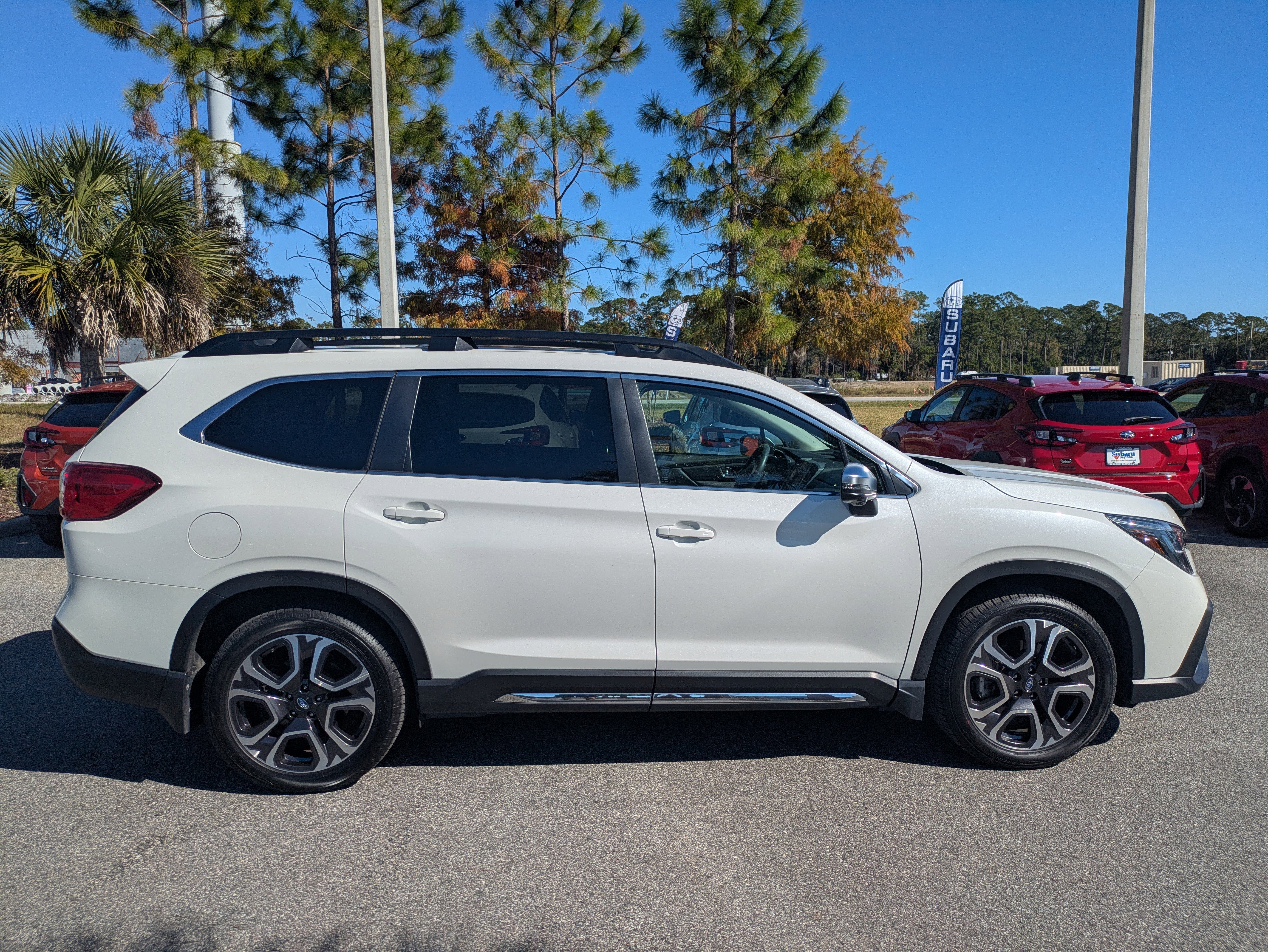 Certified 2023 Subaru Ascent Limited w/ Technology Package image 3