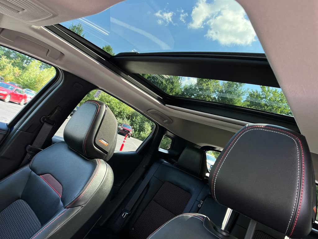 Used 2025 Nissan Kicks SR w/ SR Premium Package AWD/4WD image 20